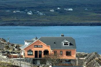 An Dún self-catering accommodation on Inis Meáin